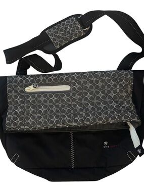 Sherpani Black Messenger Bag with Gray Patterned Flap